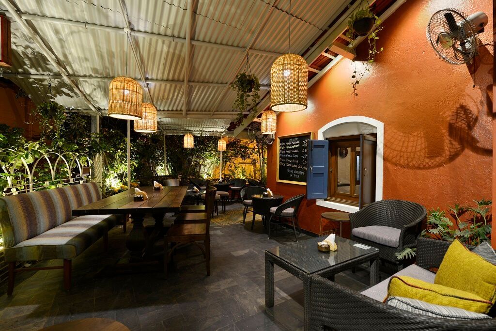 Classic Mumbai Restaurants: Celebrating 10 Years of The Bagel Shop ⋆ Greaves India