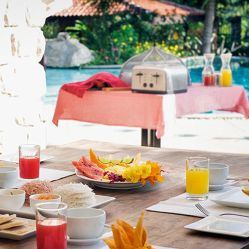 Bougainvillea Retreat breakfast table