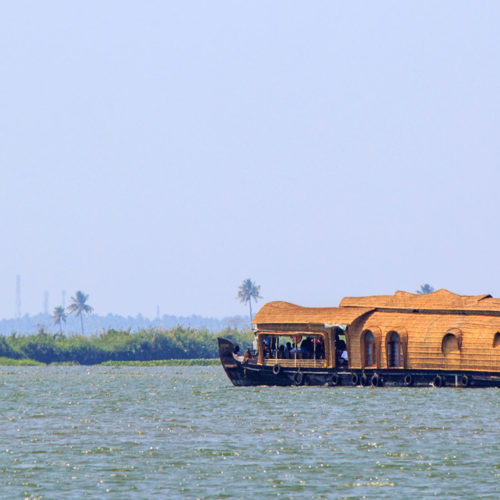 boat on kumarakom lake
