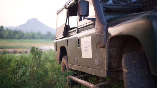 gal-oya-lodge-jeep