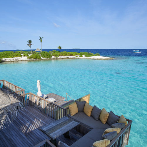 gili-lankanfushi-balcony