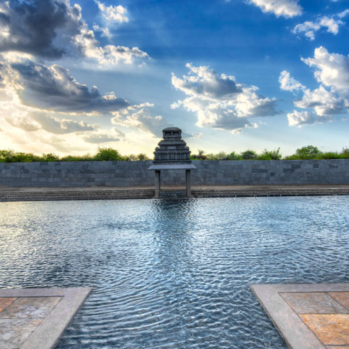 Orange County, Hampi pool view