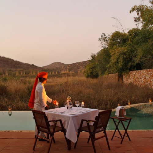 jawai-leopard-camp-dinner-infront-of-pool