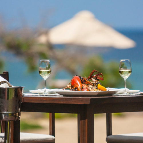 jungle-beach-dining-table-on-beach