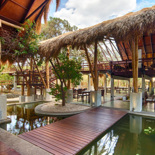 jungle-beach-outdoor-dining-area