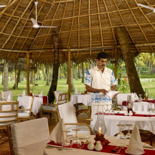 marari beach resort dining area
