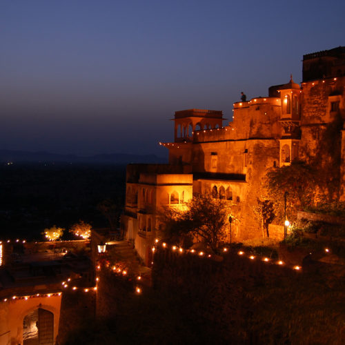 neemrana-fort-palace-at-night