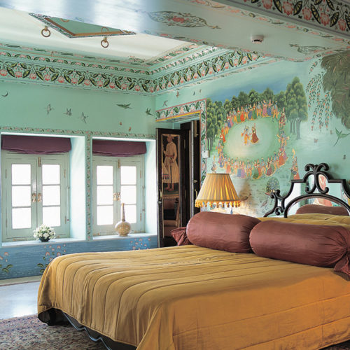 taj-lake-palace-bedroom