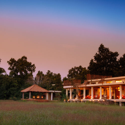 taj-mahua-kothi-outside