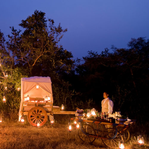 taj-pashan outdoor bar area