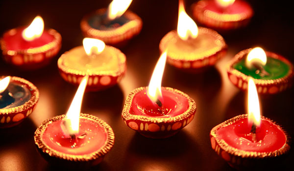 greaves_diwali_candle-close-up_credit-istock_thinkstock