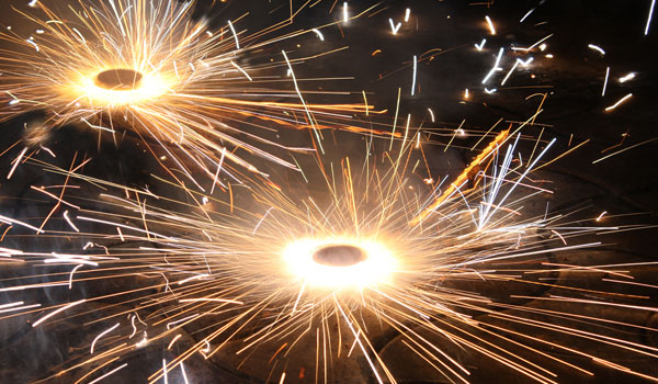 greaves_diwali_sparklers_credit-istock_thinkstock