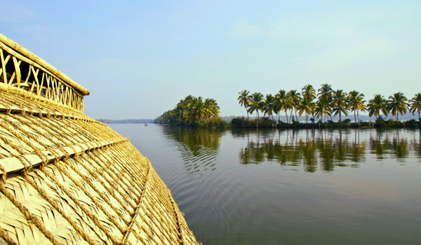 greaves_kerala-houseboat_credit-mabe123-istock-thinkstock-copy