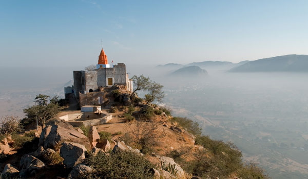 greaves_pushkar-camel-fair_savitri-temple-pushkar_credit-istock_thinkstock