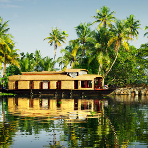 boat on kerala backwaters