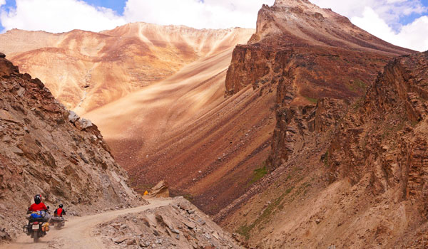 Hilly Ladakh draws adventurous travelers with its rugged scenery © kiramogilenskikh/iStock