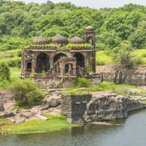 saw madhopur ruins