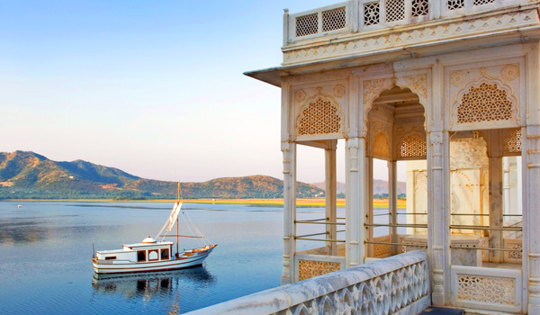 tajlakepalace