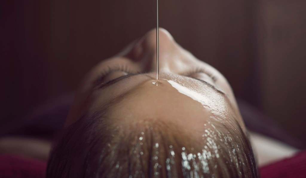 Best Ayurvedic Massage in London | ayurveda-oil-treatment