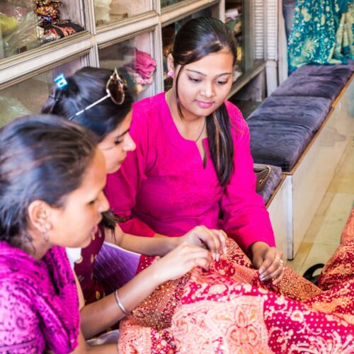 India Itinerary | Shopping India_Fabric shopping www.istockphoto.com_gb_photo_shopping-for-fabrics-gm532182958-94154997 instants