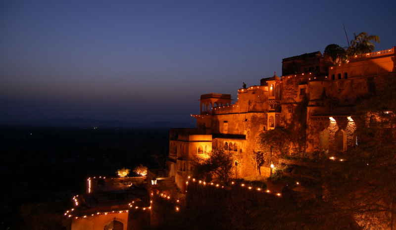 Fort and Palace Hotels in Rajasthan - Neemrana Fort-Palace 