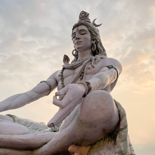 A guide to Rishikesh - yoga asana statue